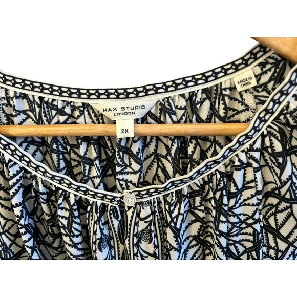 Max Studio Plus Size Black White Geometric Print Pull Over Blouse Size 2X NWOT - Picture 5 of 9